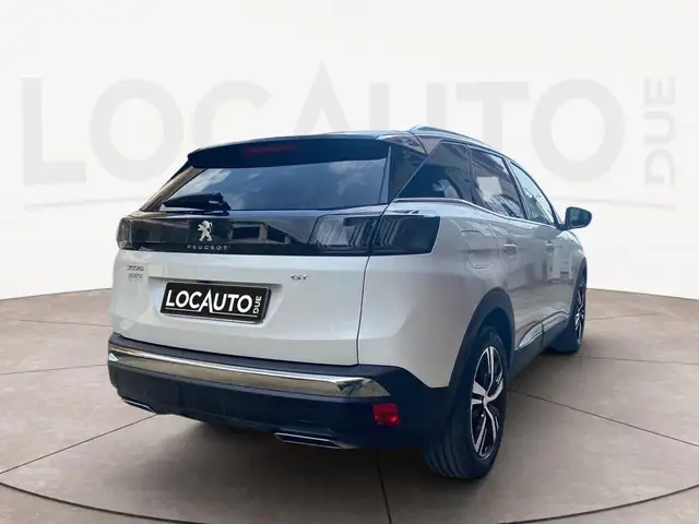 Peugeot 3008 view 4