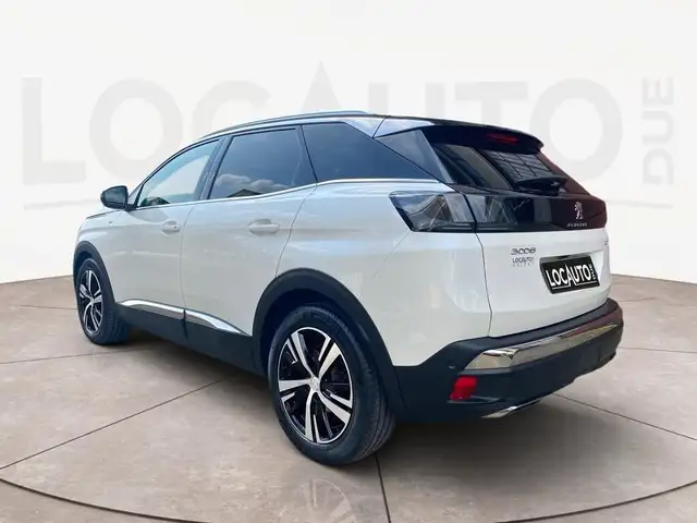 Peugeot 3008 view 5
