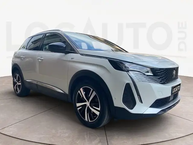 Peugeot 3008 view 3