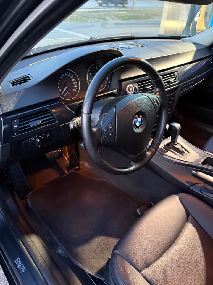 BMW 3 Series снимка BMW 3 Series