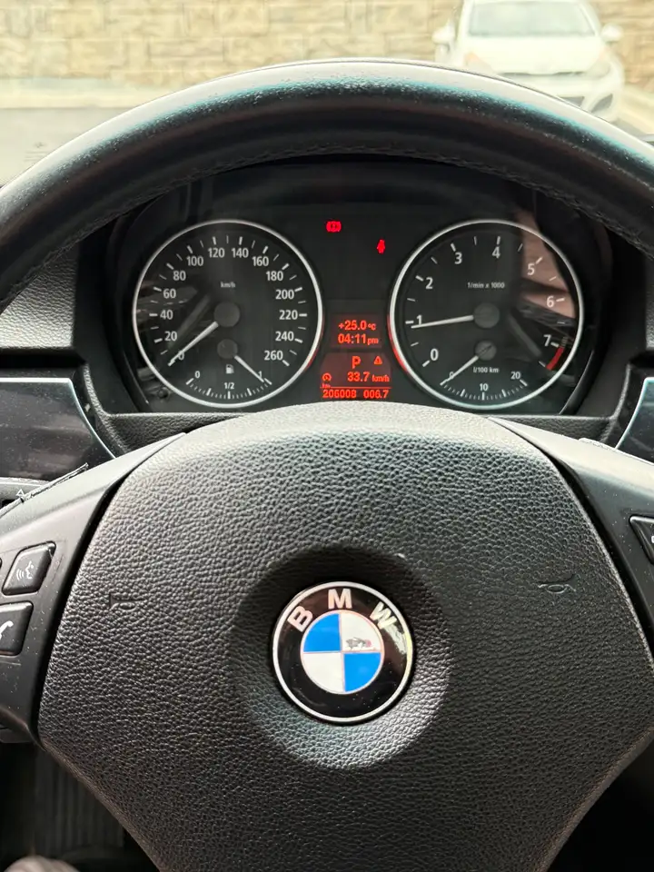 BMW 3 Series снимка BMW 3 Series
