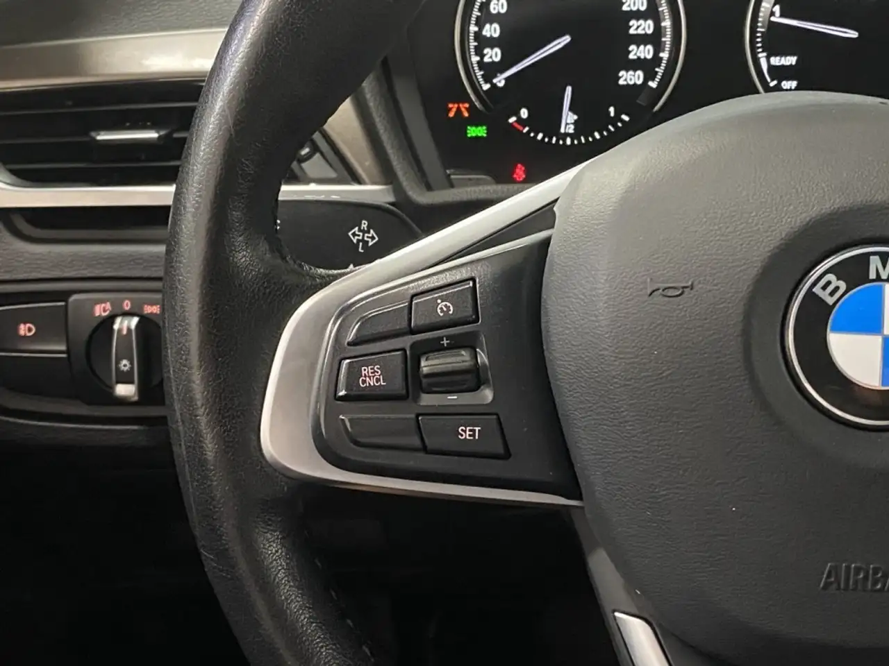 BMW X1 photo BMW X1