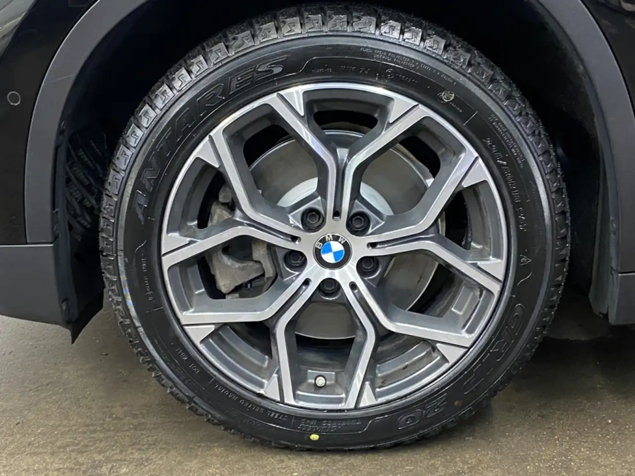 BMW X1 photo BMW X1