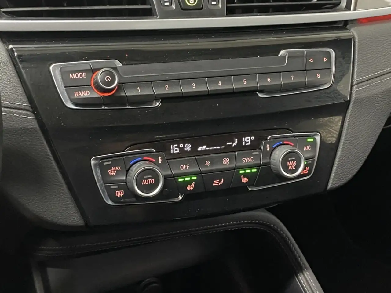 BMW X1 photo BMW X1