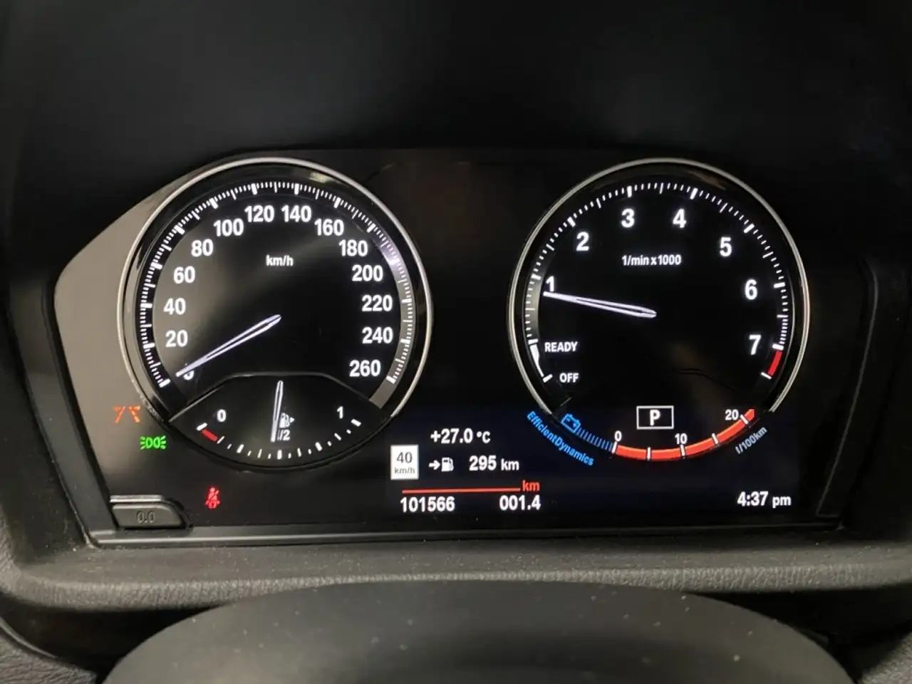 BMW X1 photo BMW X1