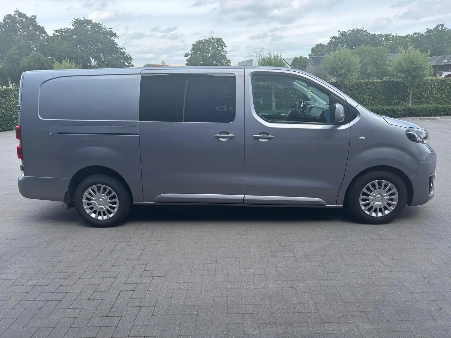 Toyota Proace Proace 2,0-l-D-4D L2 Autm. Meister Zilver - 1