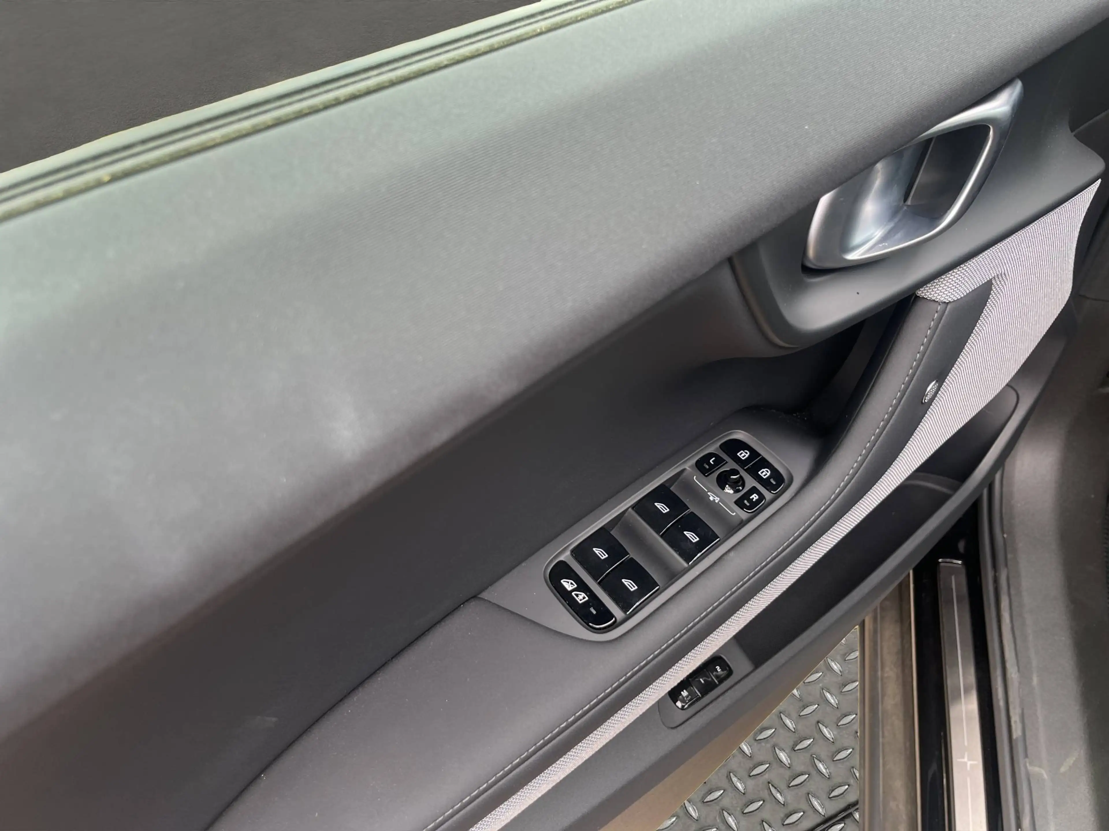 Polestar 2 Polestar 2 82 kWh Long Range Single Motor Business Business — photo 12