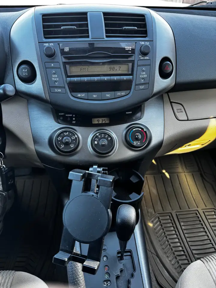 Toyota RAV 4 снимка Toyota RAV 4