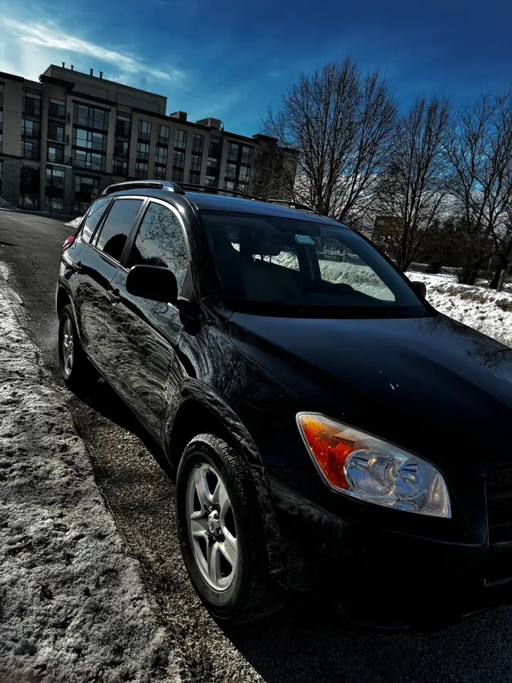 Toyota RAV 4 снимка Toyota RAV 4