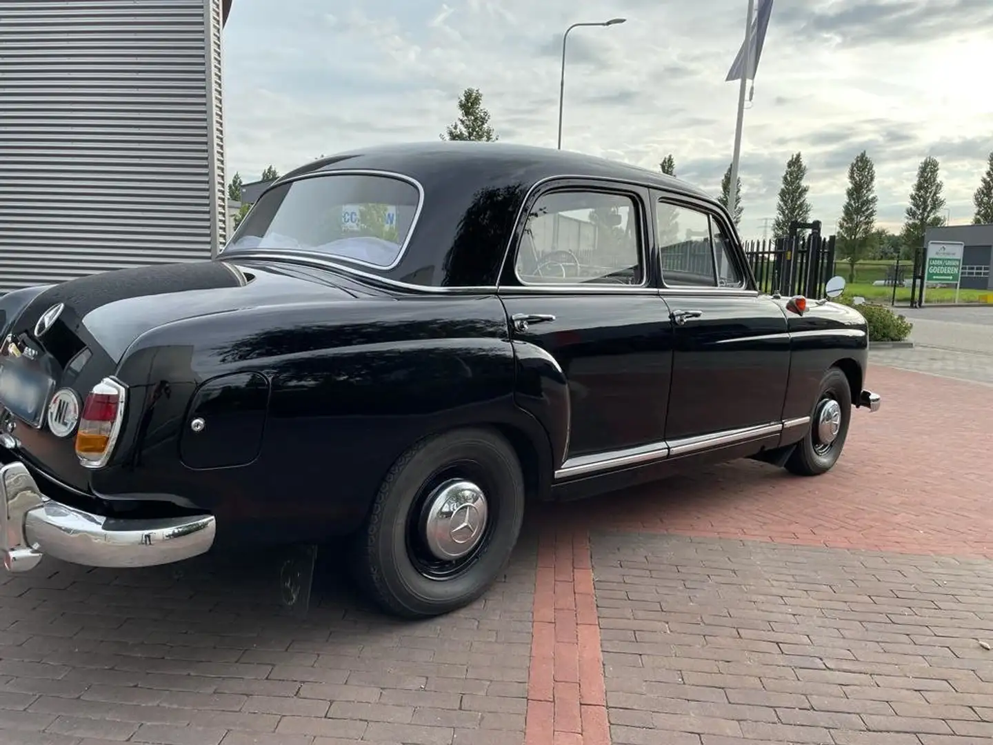 Mercedes-Benz 190 Ponton Noir - 2