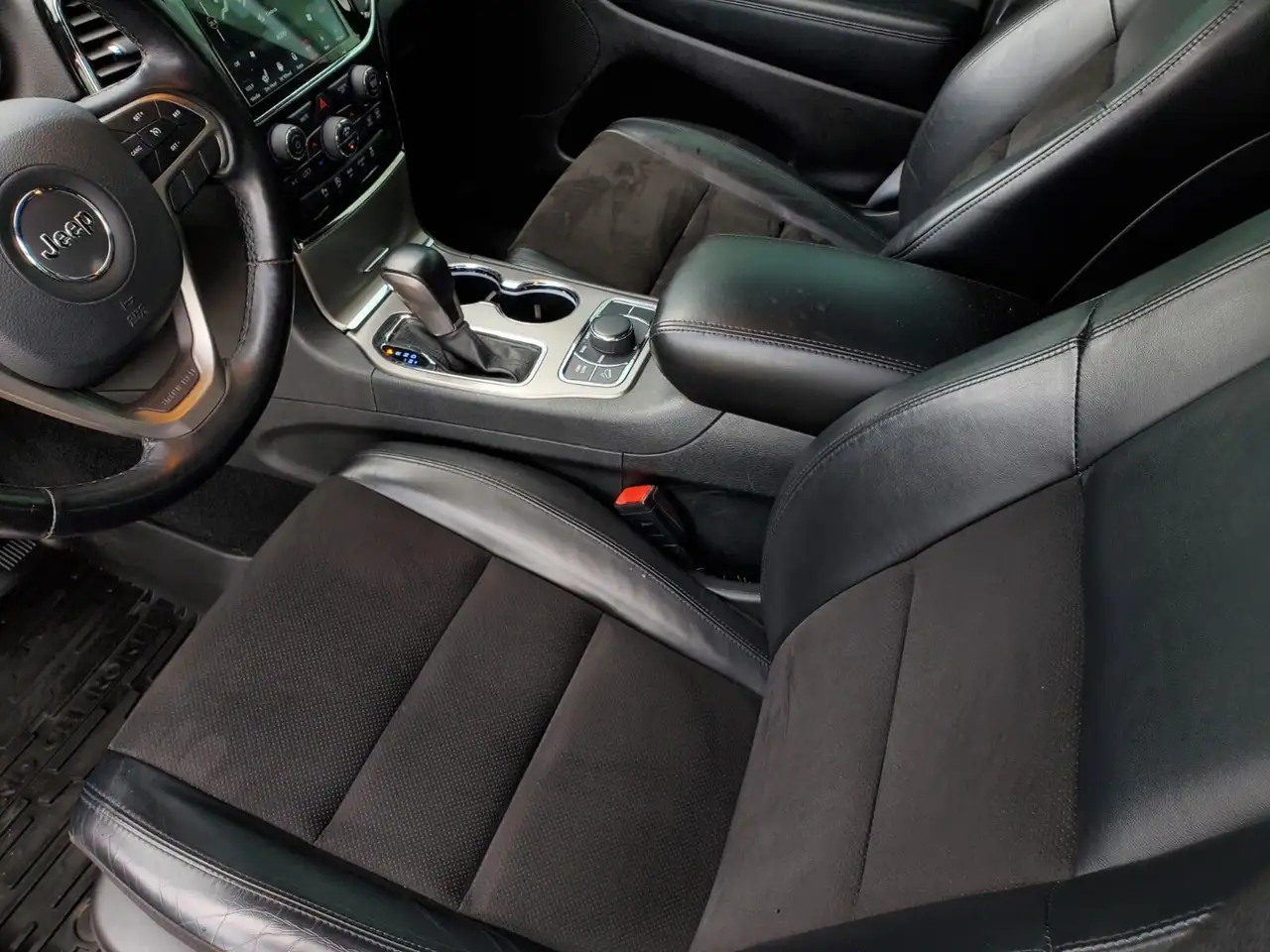 Jeep Grand Cherokee photo Jeep Grand Cherokee