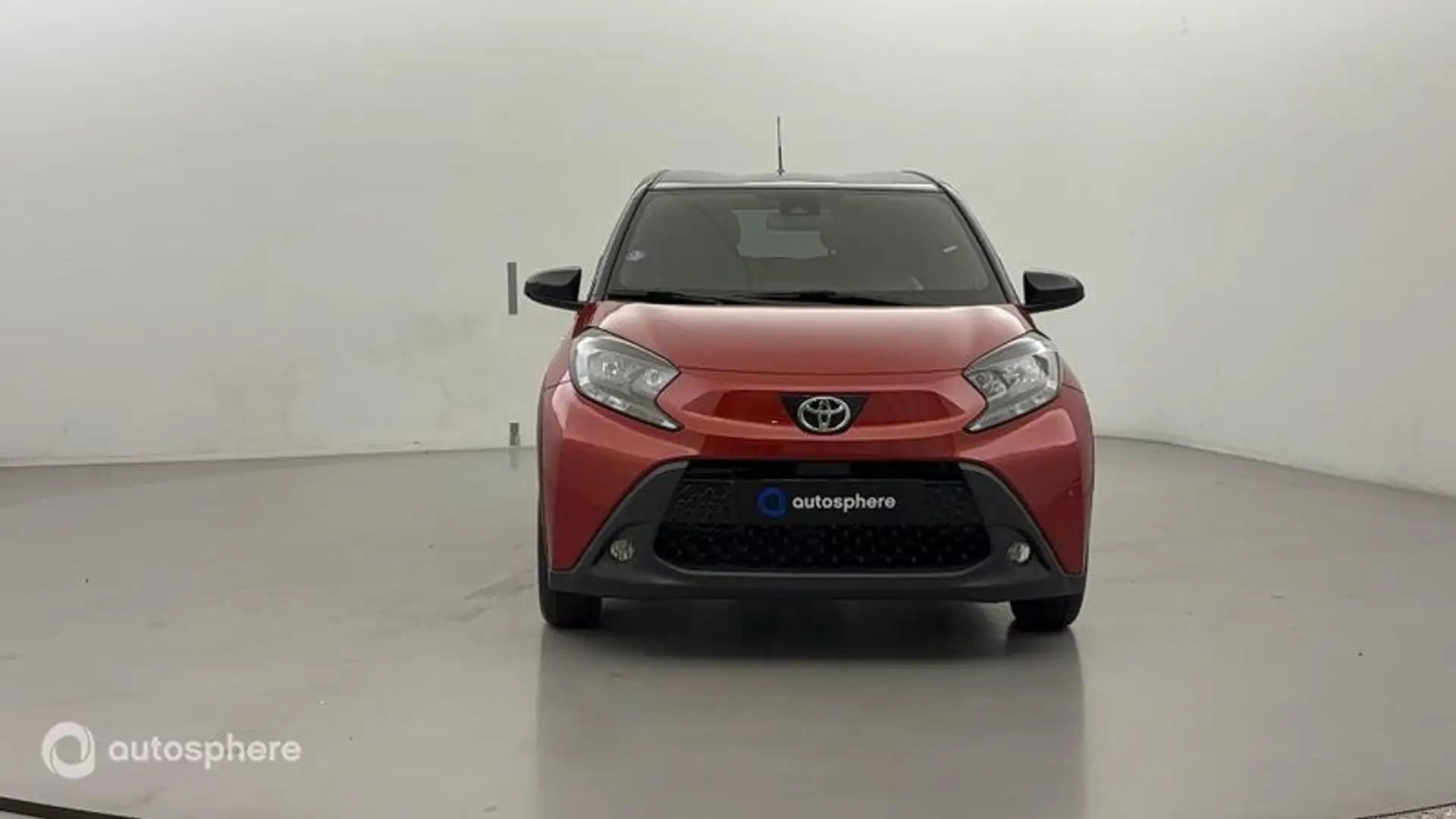 Toyota Aygo X 1.0 VVT-i 72ch Design S-CVT - 2