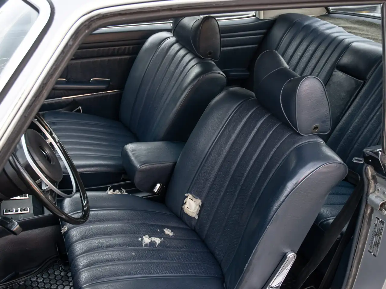 Mercedes-Benz 250 photo Mercedes-Benz 250