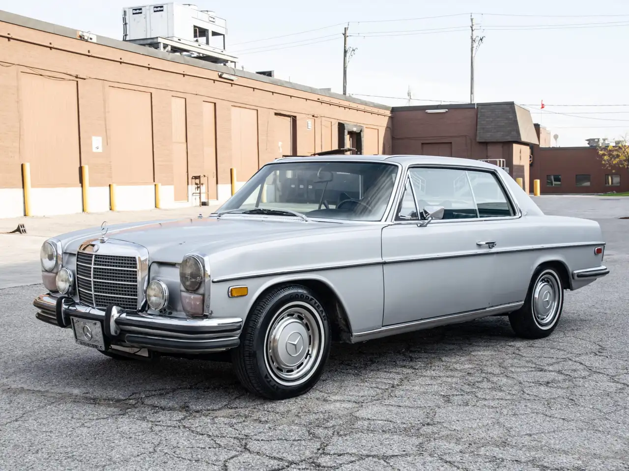 Mercedes-Benz 250 photo Mercedes-Benz 250