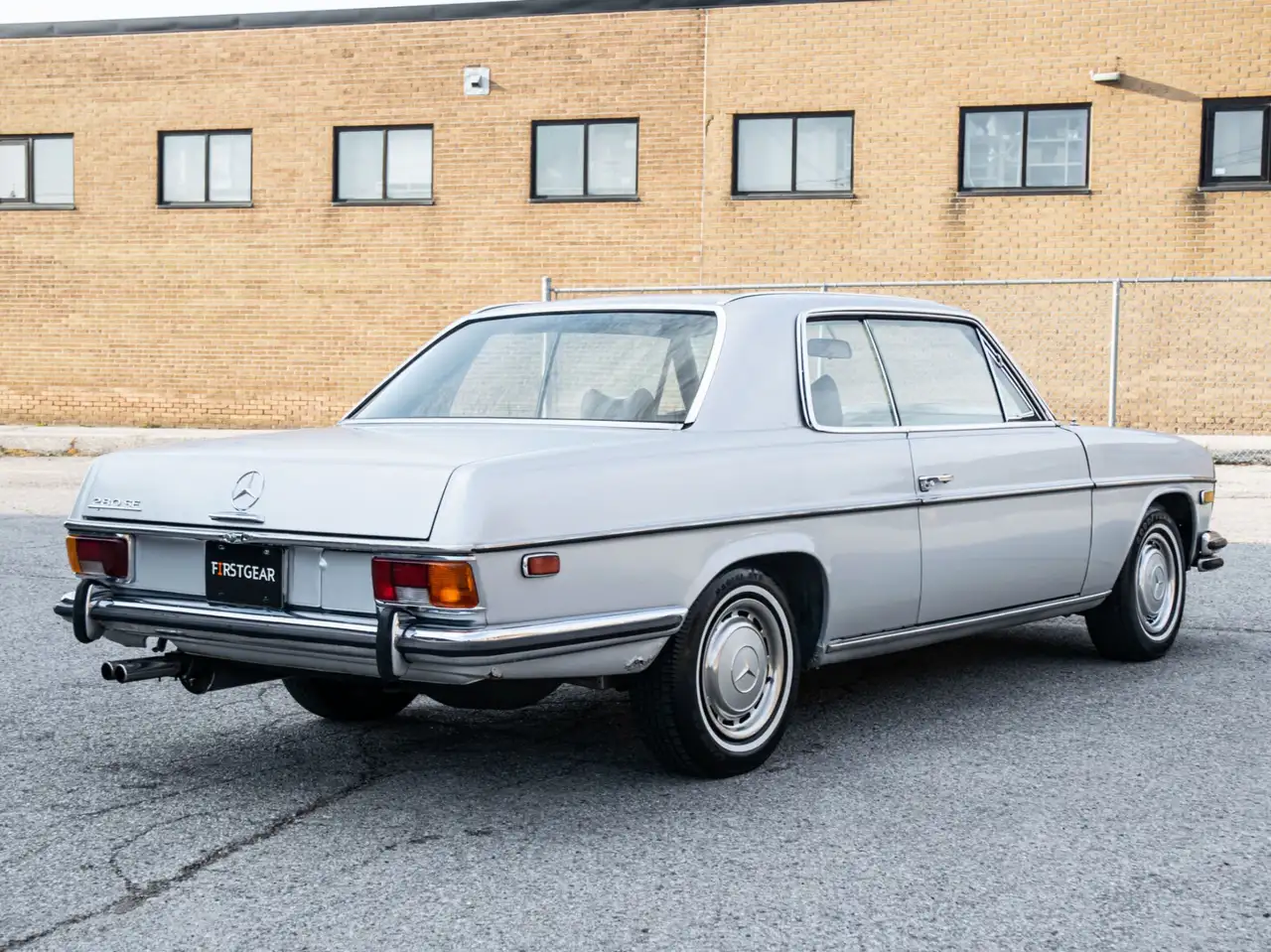 Mercedes-Benz 250 photo Mercedes-Benz 250
