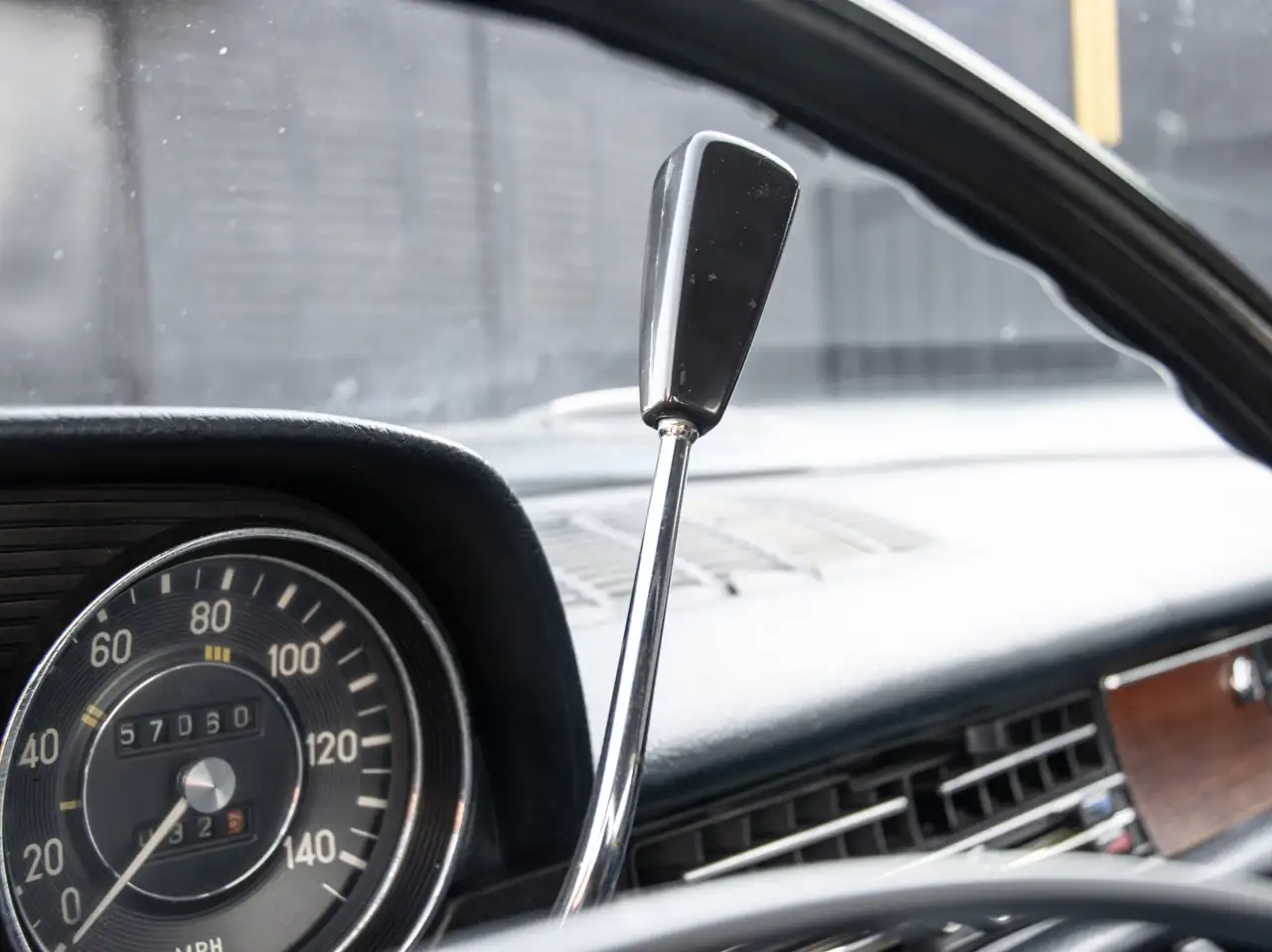 Mercedes-Benz 250 photo Mercedes-Benz 250