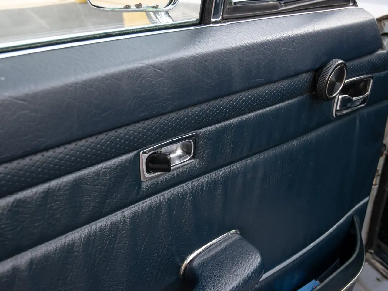Mercedes-Benz 250 photo Mercedes-Benz 250