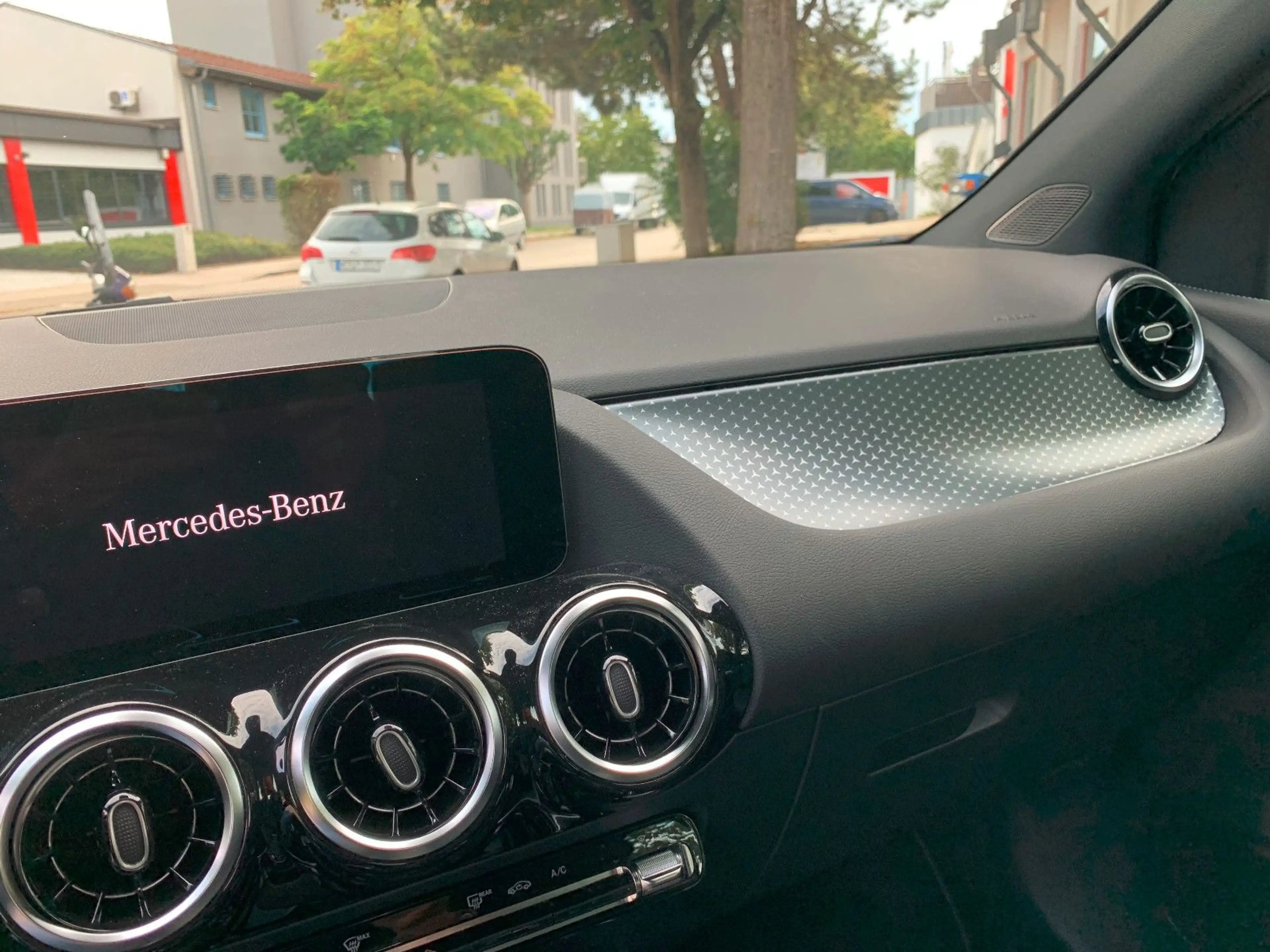Mercedes-Benz B 220 4MATIC*Progressive* — photo 9