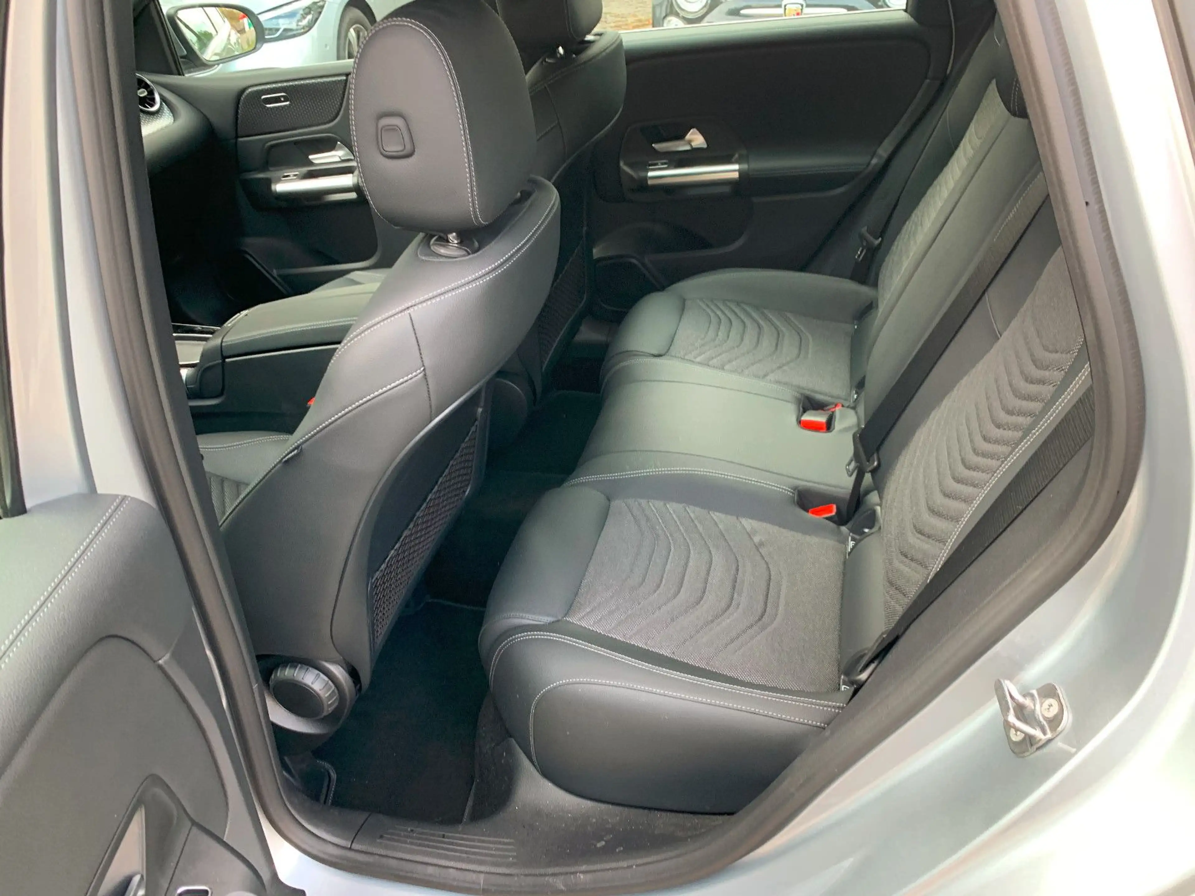 Mercedes-Benz B 220 4MATIC*Progressive* — photo 10