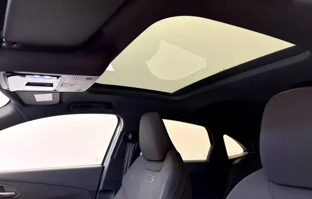 Audi Q3 view 11