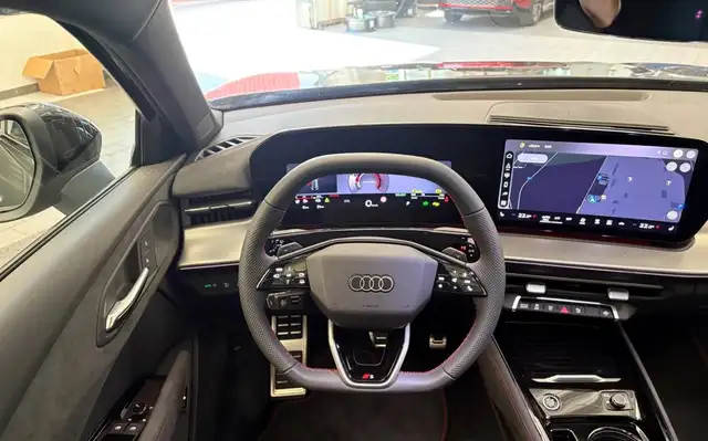 Audi Q3 view 10