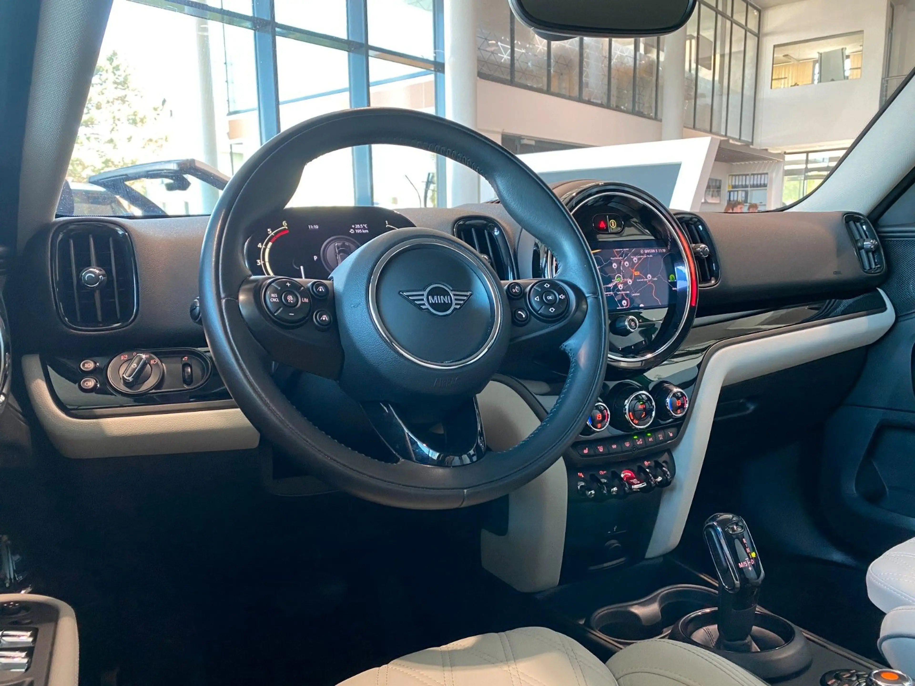 MINI Cooper SD Countryman ALL4 Navi Leder LED ACC AHK — photo 4