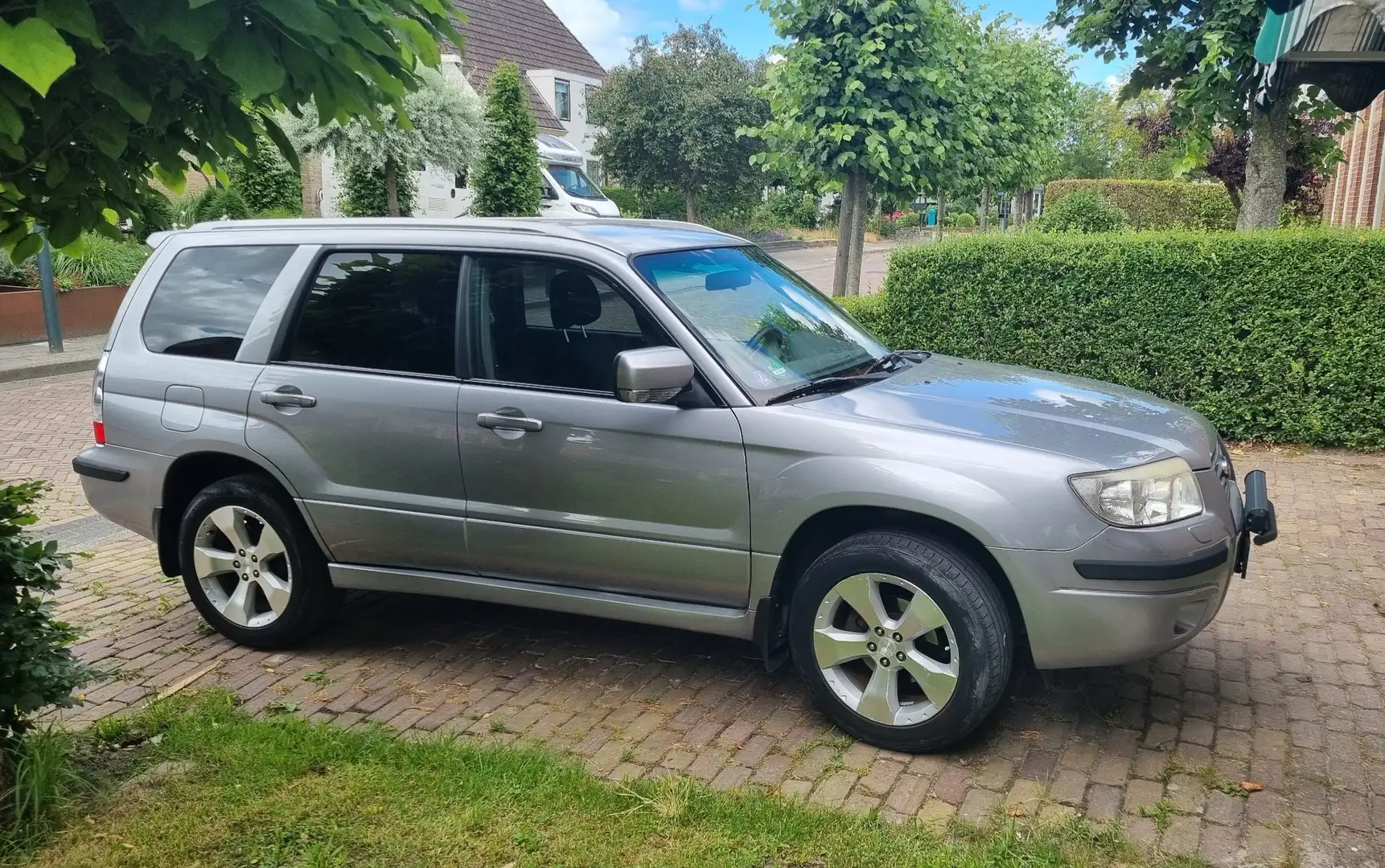 Subaru Forester 2.0 X Premium Grijs - 2