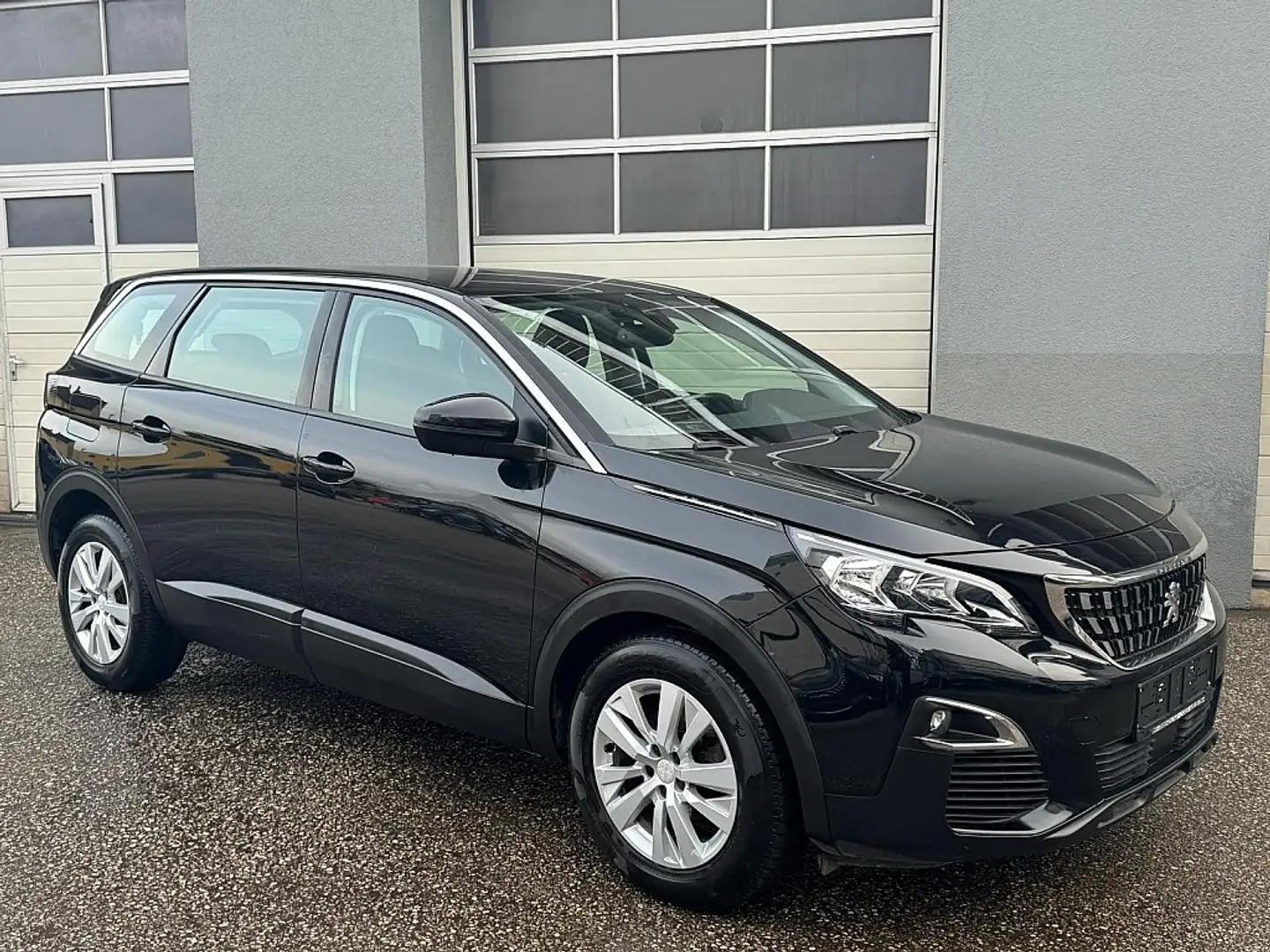 Peugeot 5008 1,5 BlueHDI 130 EAT8 Aut. *7-SITZER* Schwarz - 2