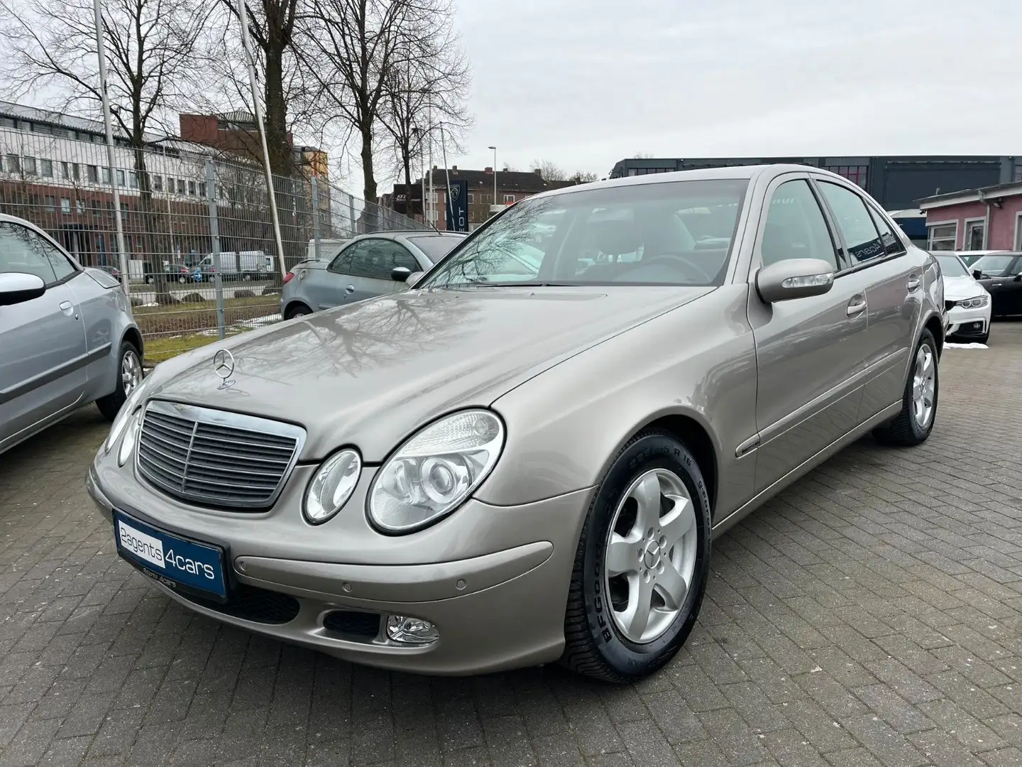 Mercedes-Benz E 280 E -Klasse Lim. E 280 CDI°Automatik°Klima°PDC°SHZ Argintiu - 1