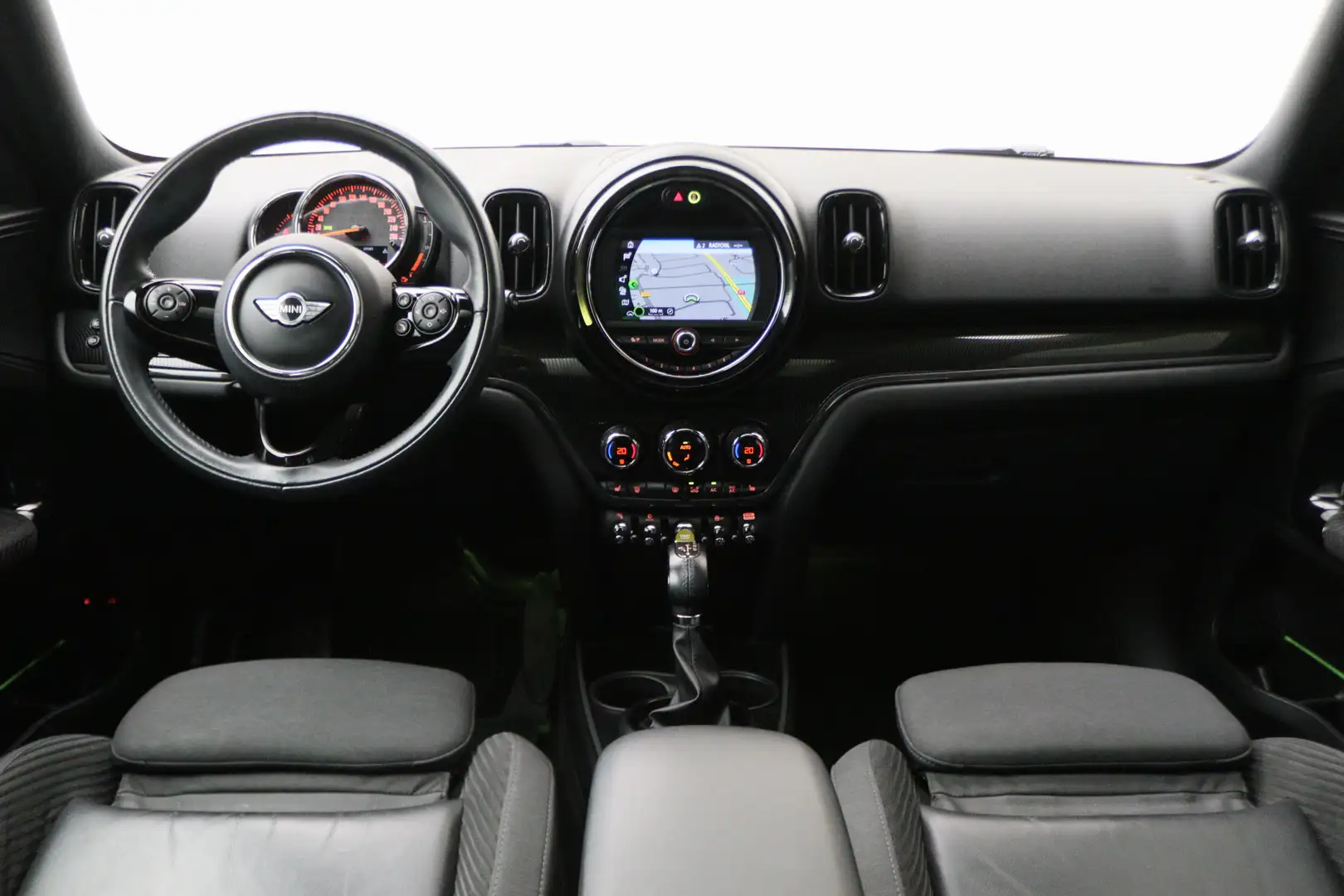 MINI Cooper SE Countryman Mini ALL4 Chili Leder/Stof, Camera, Panoramadak, S Grijs - 2