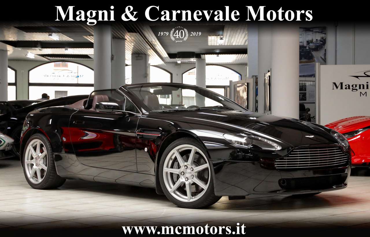 Aston Martin V8 VANTAGE ROADSTER|NAVIGATORE|19''|BLUETOOTH|CRUISE