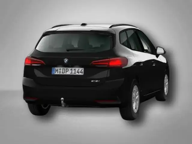 BMW 2 Series view 2