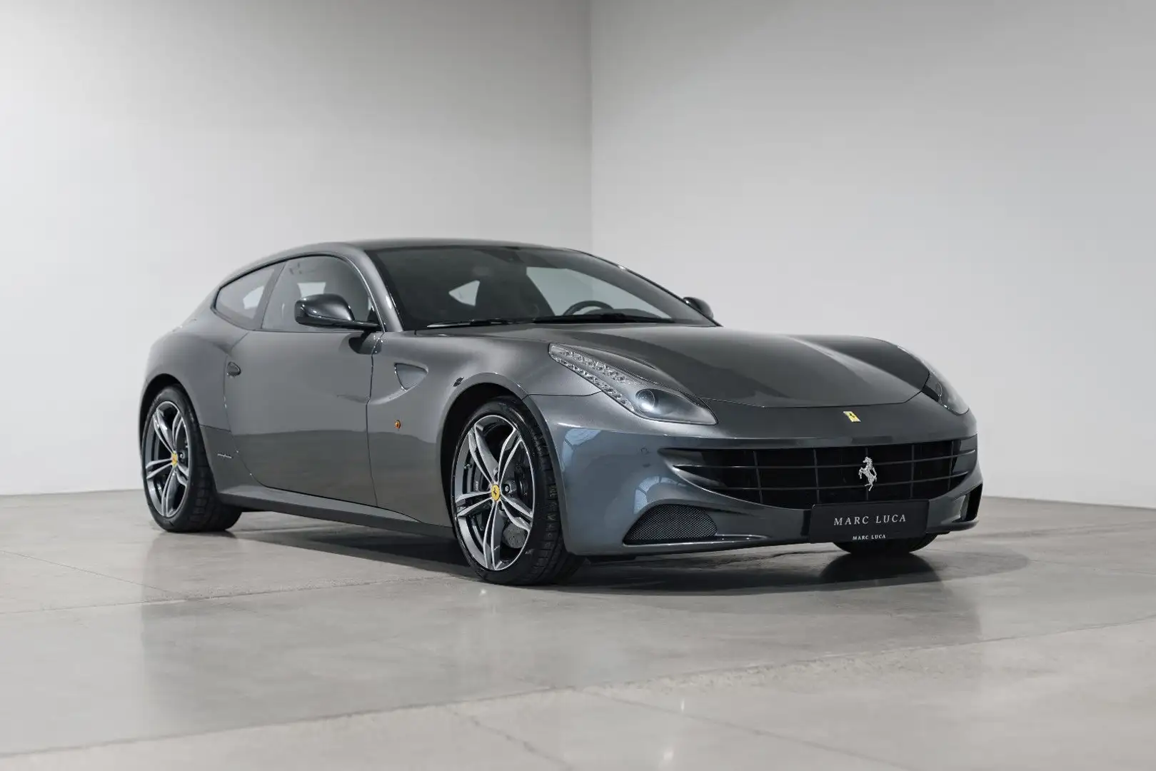 Ferrari FF 6,3 V12 4x4 Gris - 1