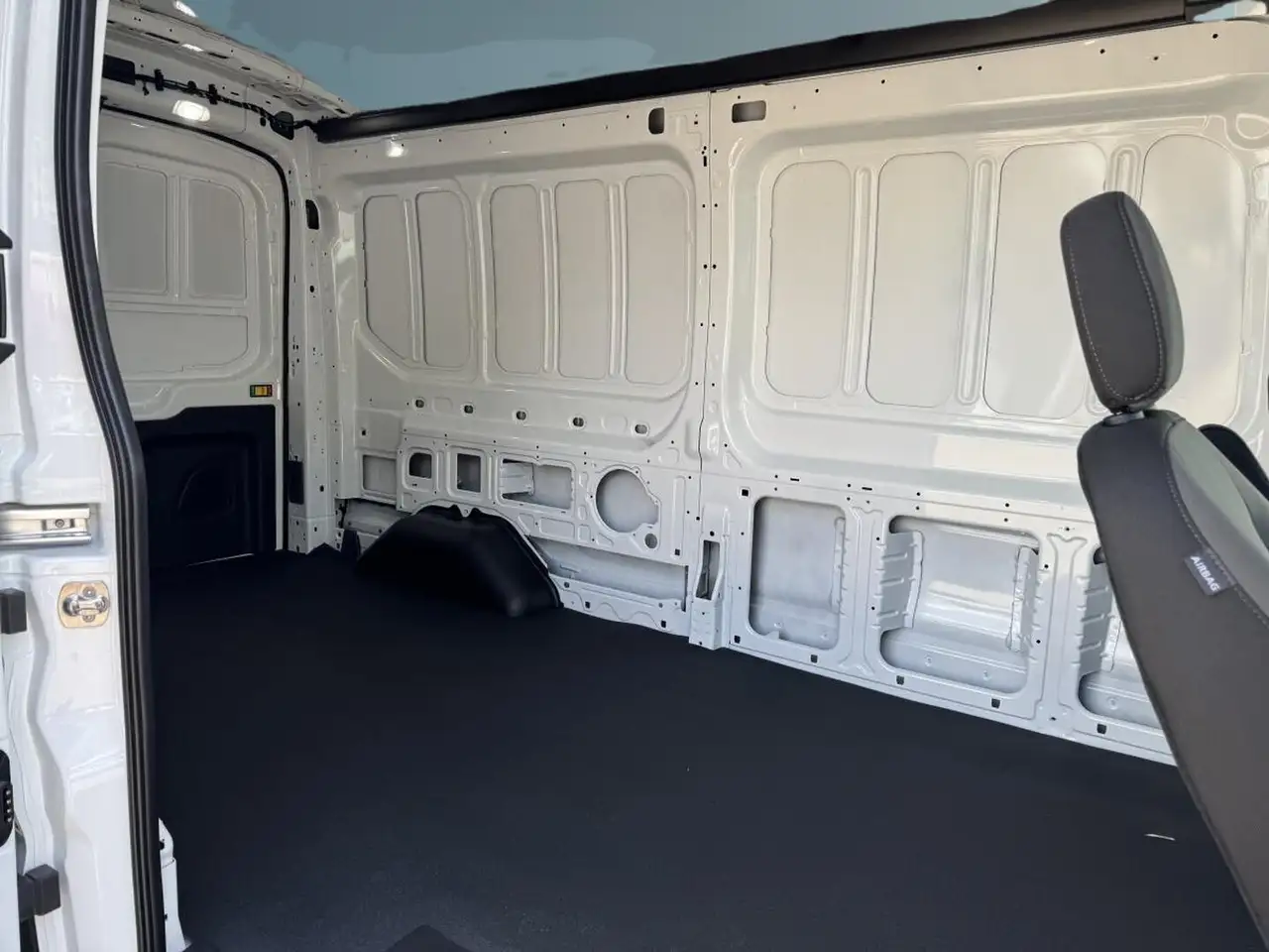 Ford Transit Cargo Van photo Ford Transit Cargo Van
