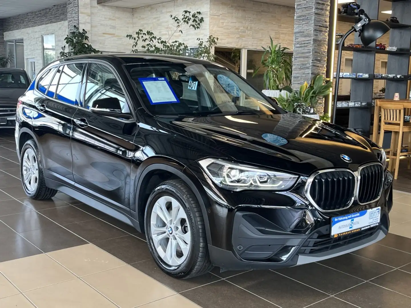 BMW X1 xDrive 25e Advantage AHK LED Navi DAB PDC SHZ Schwarz - 1