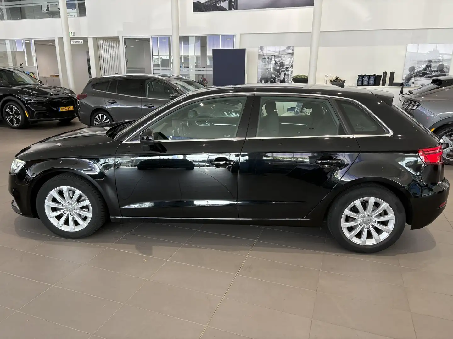 Audi A3 Sportback 1.0 TFSI Sport Lease Edition | Navigatie Zwart - 2