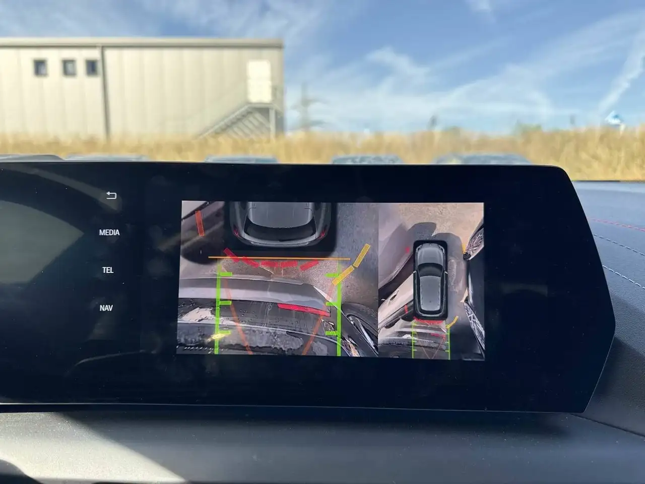 2025 BMW 120 M Sport 360°CAM/HUD/AHK/H-KARDON/LED/MULTI, photograph 11