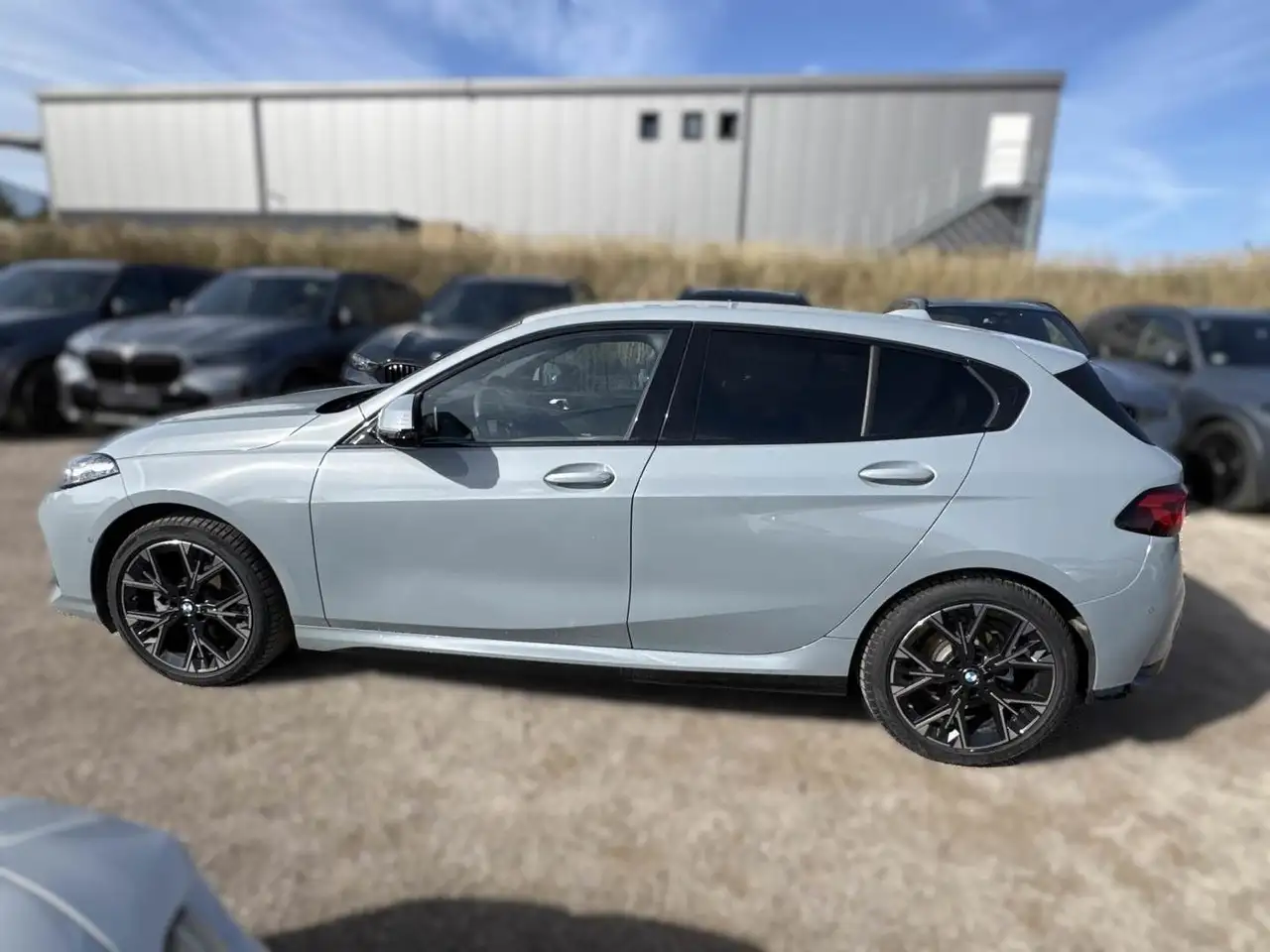 2025 BMW 120 M Sport 360°CAM/HUD/AHK/H-KARDON/LED/MULTI, photograph 6