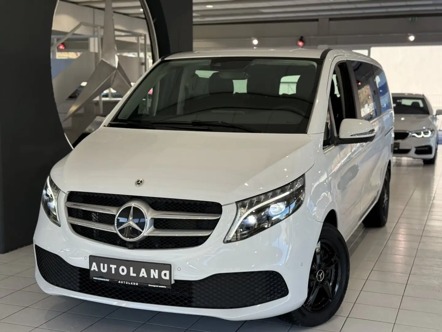Mercedes-Benz V 250 4 MATIC Standheizung,elektr. Schiebetüren Weiß - 1