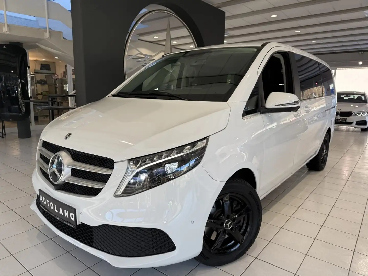 Mercedes-Benz V 250 4 MATIC Standheizung,elektr. Schiebetüren Weiß - 2