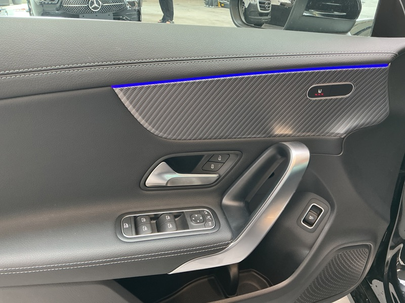 Mercedes-Benz CLA 180 d Coupé Luxury Line — photo 7