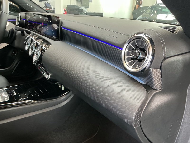 Mercedes-Benz CLA 180 d Coupé Luxury Line — photo 11