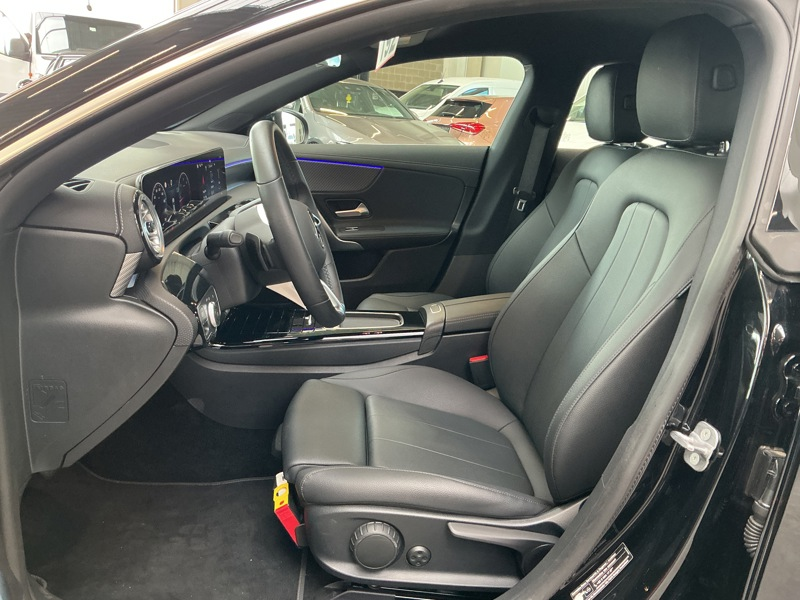 Mercedes-Benz CLA 180 d Coupé Luxury Line — photo 8