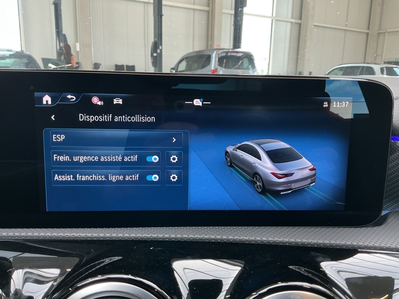 Mercedes-Benz CLA 180 d Coupé Luxury Line — photo 14