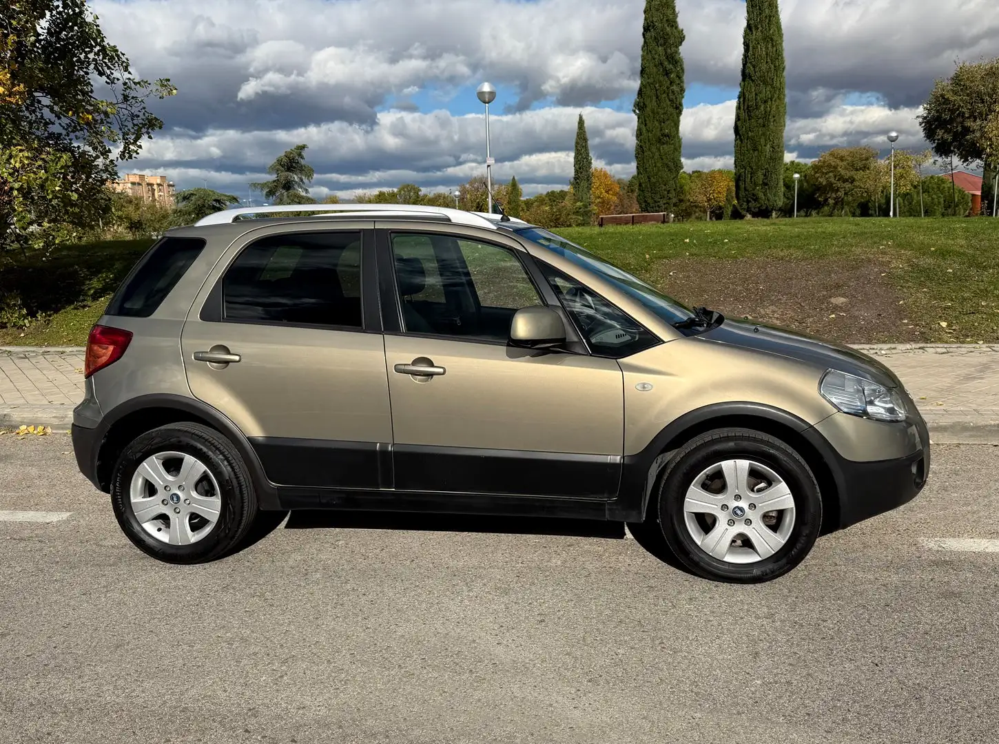Fiat Sedici Sedici 1.9Mjt Emotion 4x4 Emotion Oro - 2