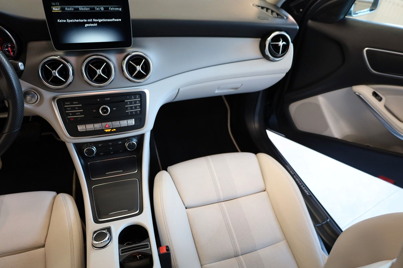 Mercedes-Benz GLA 200 /Navi/PDC/LED/AHK/ — photo 15