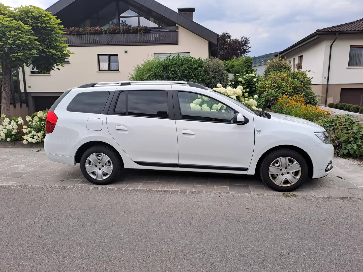Dacia Logan MCV TCe 90 Comfort *TÜV+Service neu* Weiß - 2