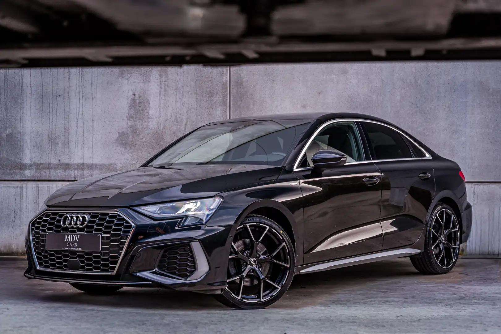 Audi A3 A3 Sportback 30 TDi S line Noir - 1