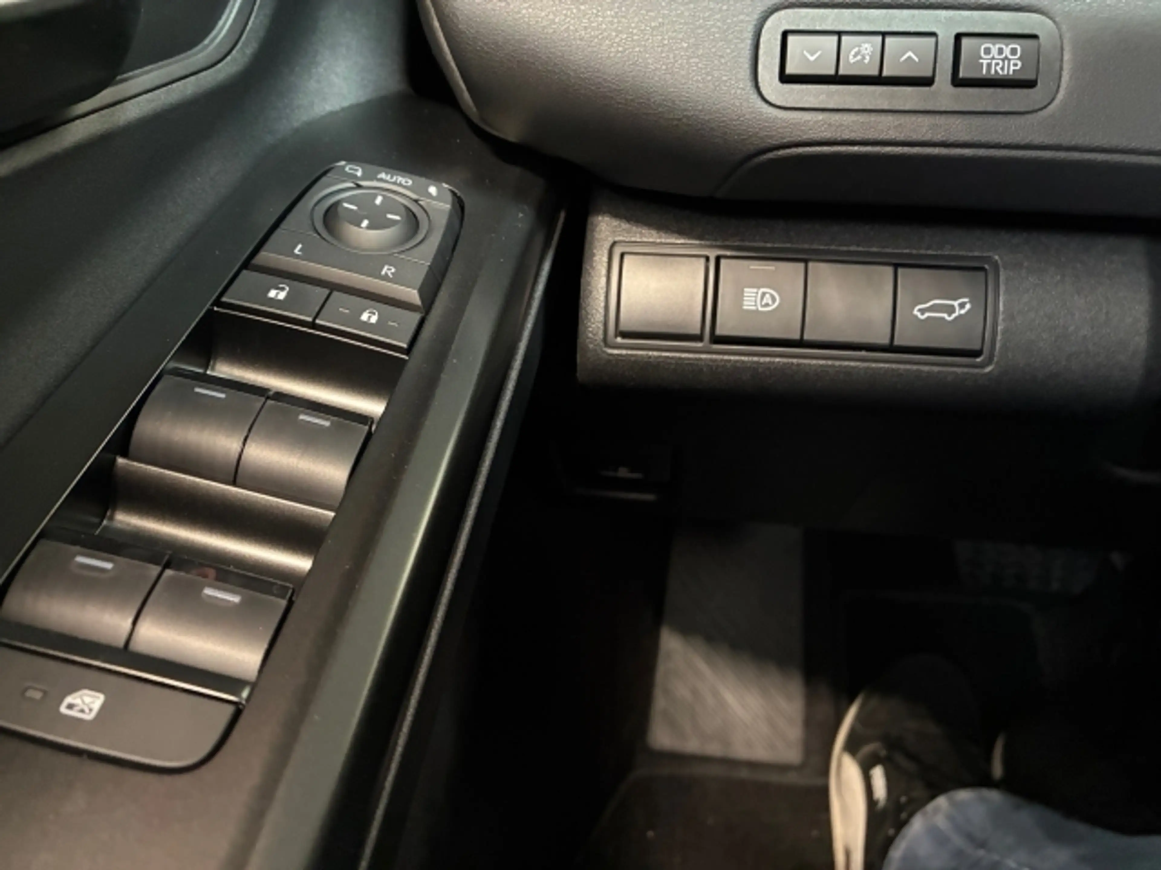 Toyota C-HR+ Toyota C-HR+ 5-Türer Teamplayer Elektromotor / 77 — photo 7