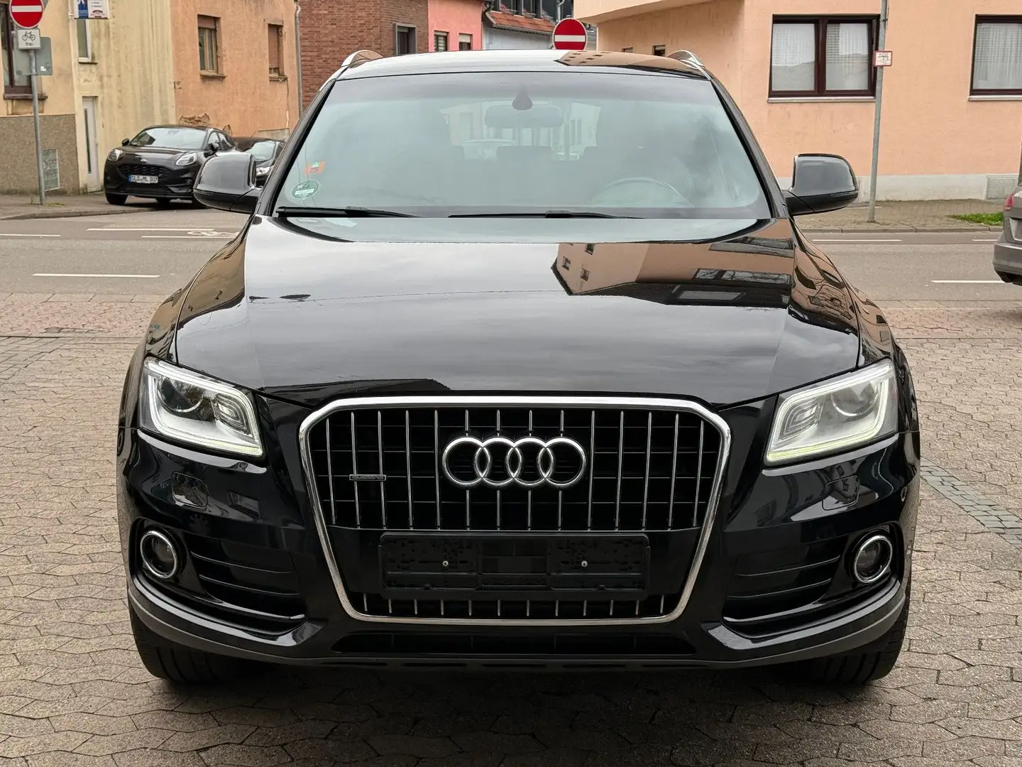 Audi Q5 2.0 TDI quattro S line Sport / Plus *AHK* Schwarz - 2